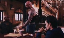 绝命反击在线观看免费,免费在线观看，生死较量一触即发！